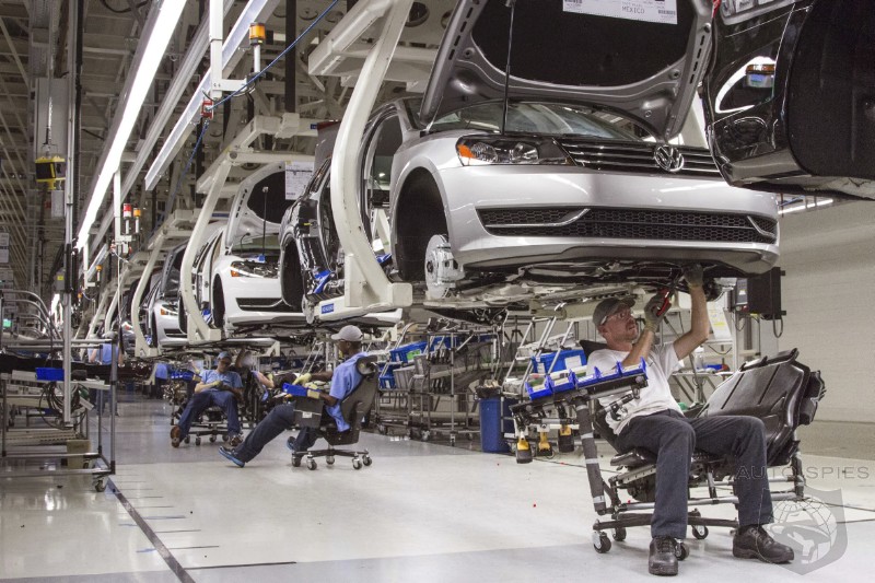 Volkswagen CEO Tells Supervisory Board If Shift To EVs Is Slow, Layoffs Will Occur